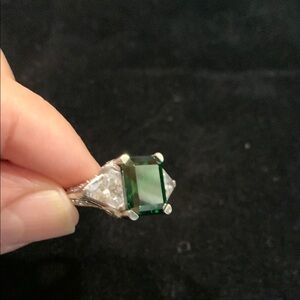 Elegant Sterling Silver Ring with Green Gemstone